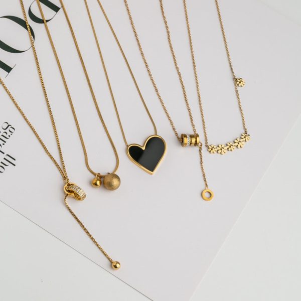 Wholesale Golden Titanium Steel Non-fading Necklace Clavicle Chain For Sale