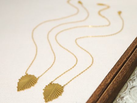 Wholesale 18K Gold Plated Leaf Texture Vintage Necklace Clavicle Chain Online Hot Sale